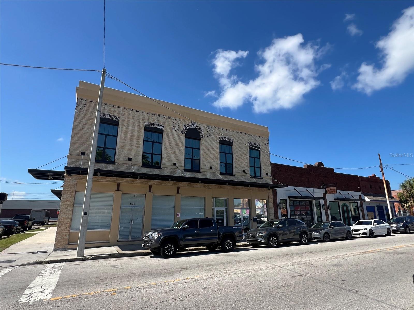 2100 W MAIN ST — photo 6