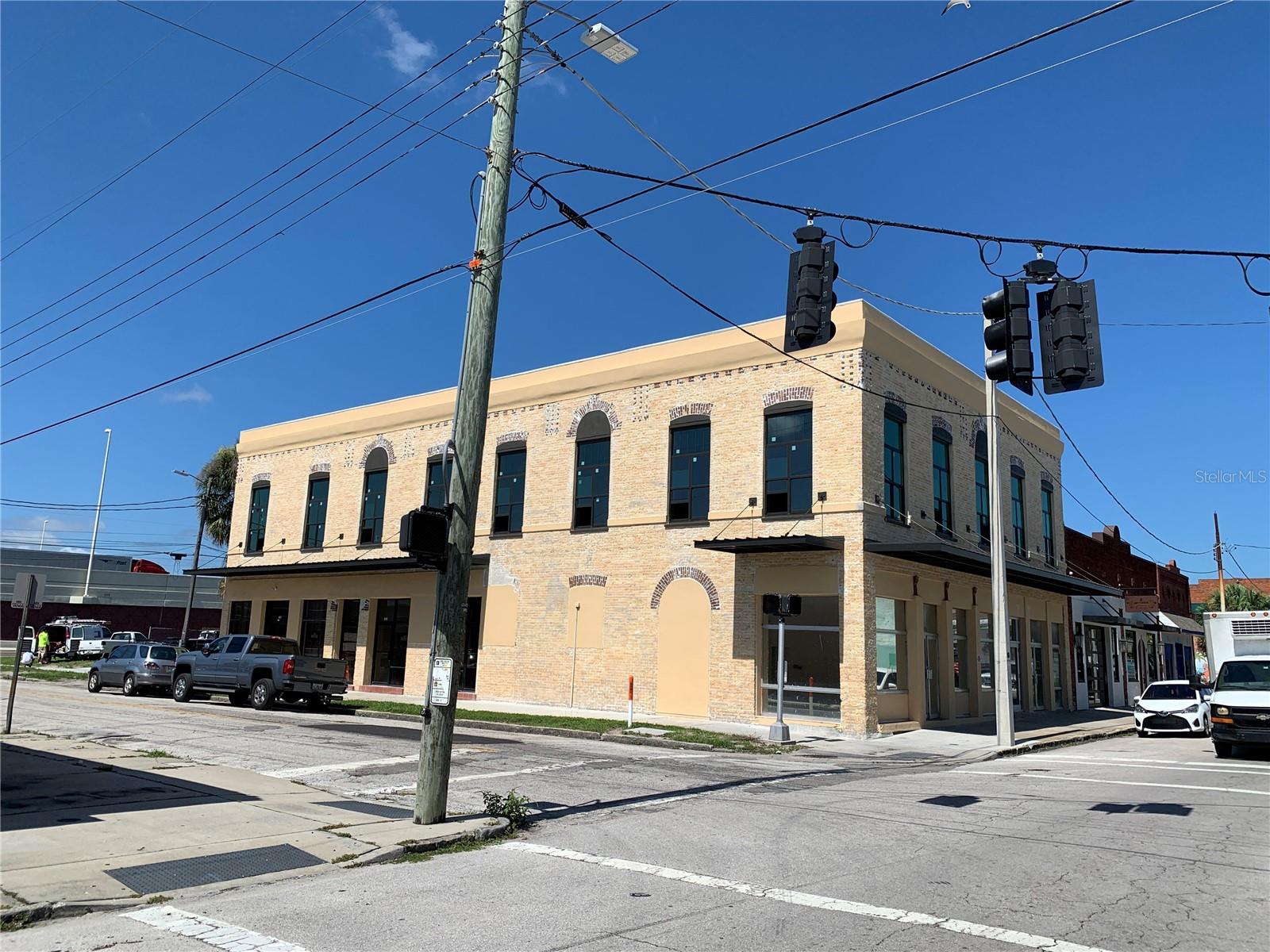 2100 W MAIN ST — photo 2