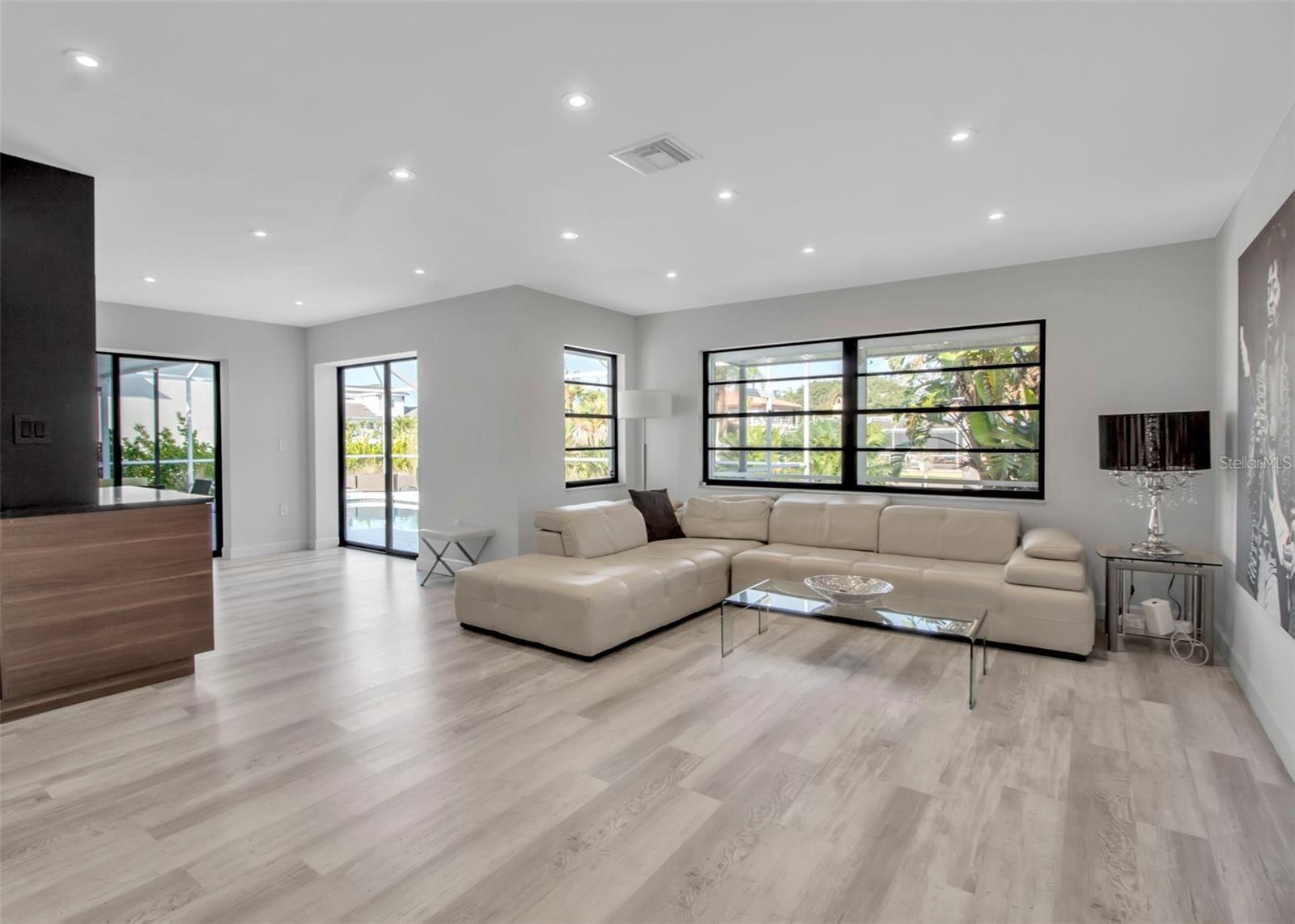 1649 STANFORD LN — photo 6