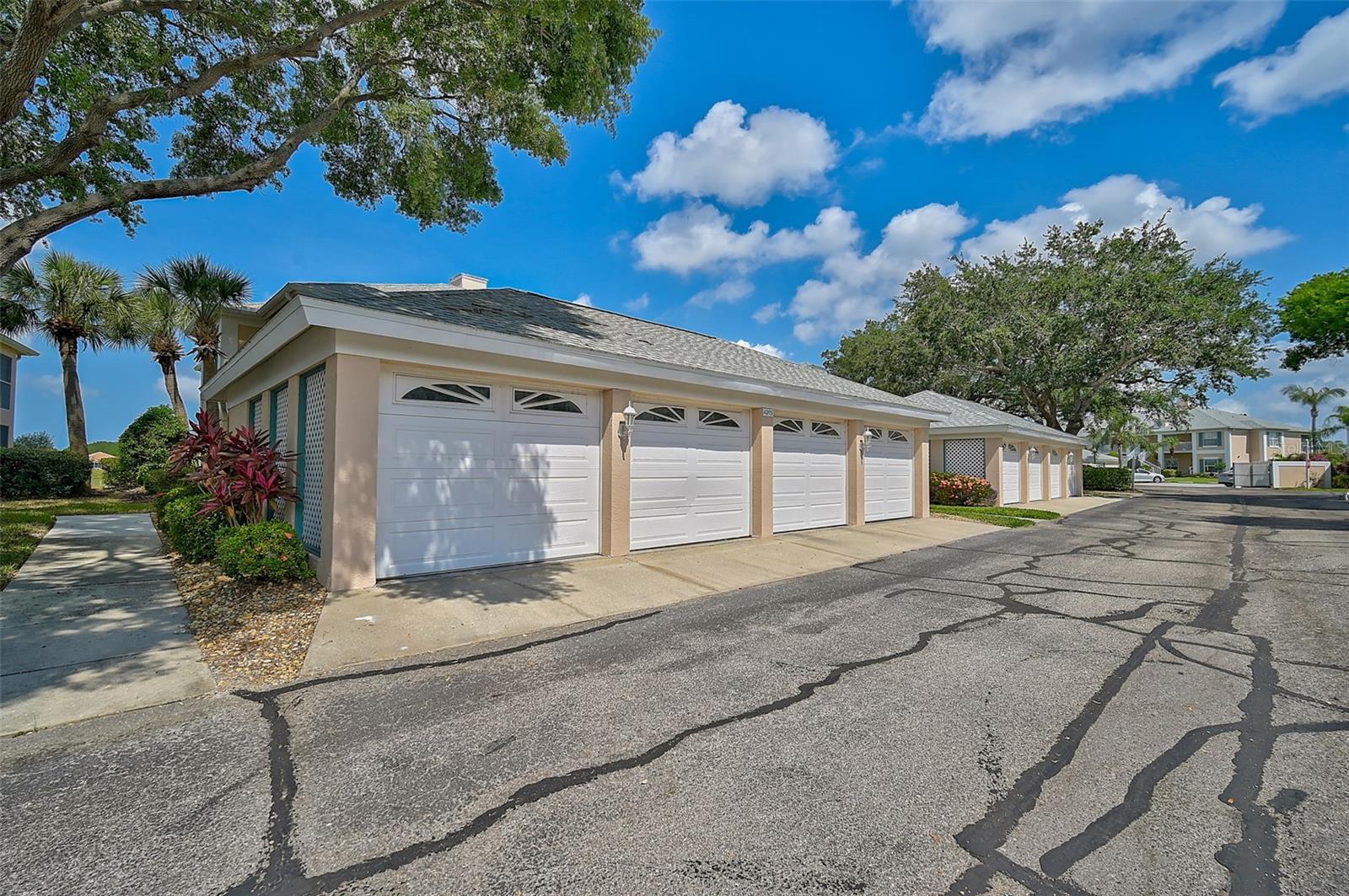 4215 CADDIE DR E #101 — photo 4