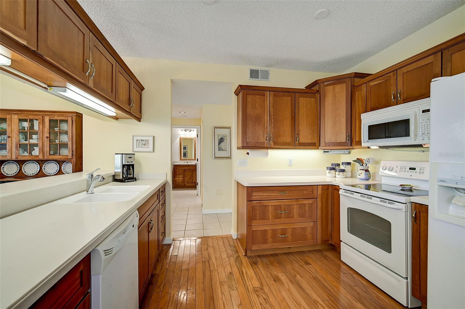 4215 CADDIE DR E #101 — photo 19