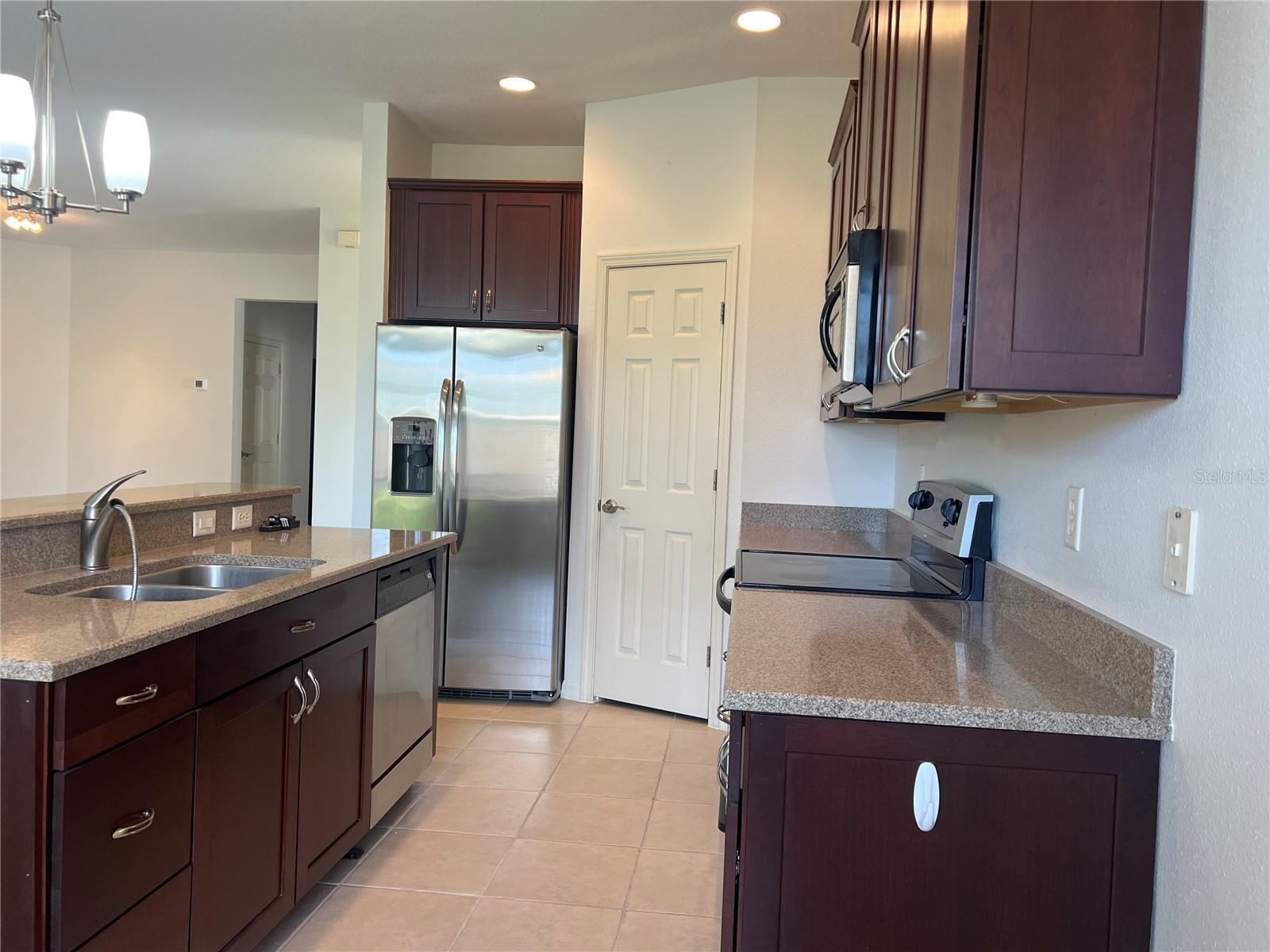 1498 MASENO DR — photo 9