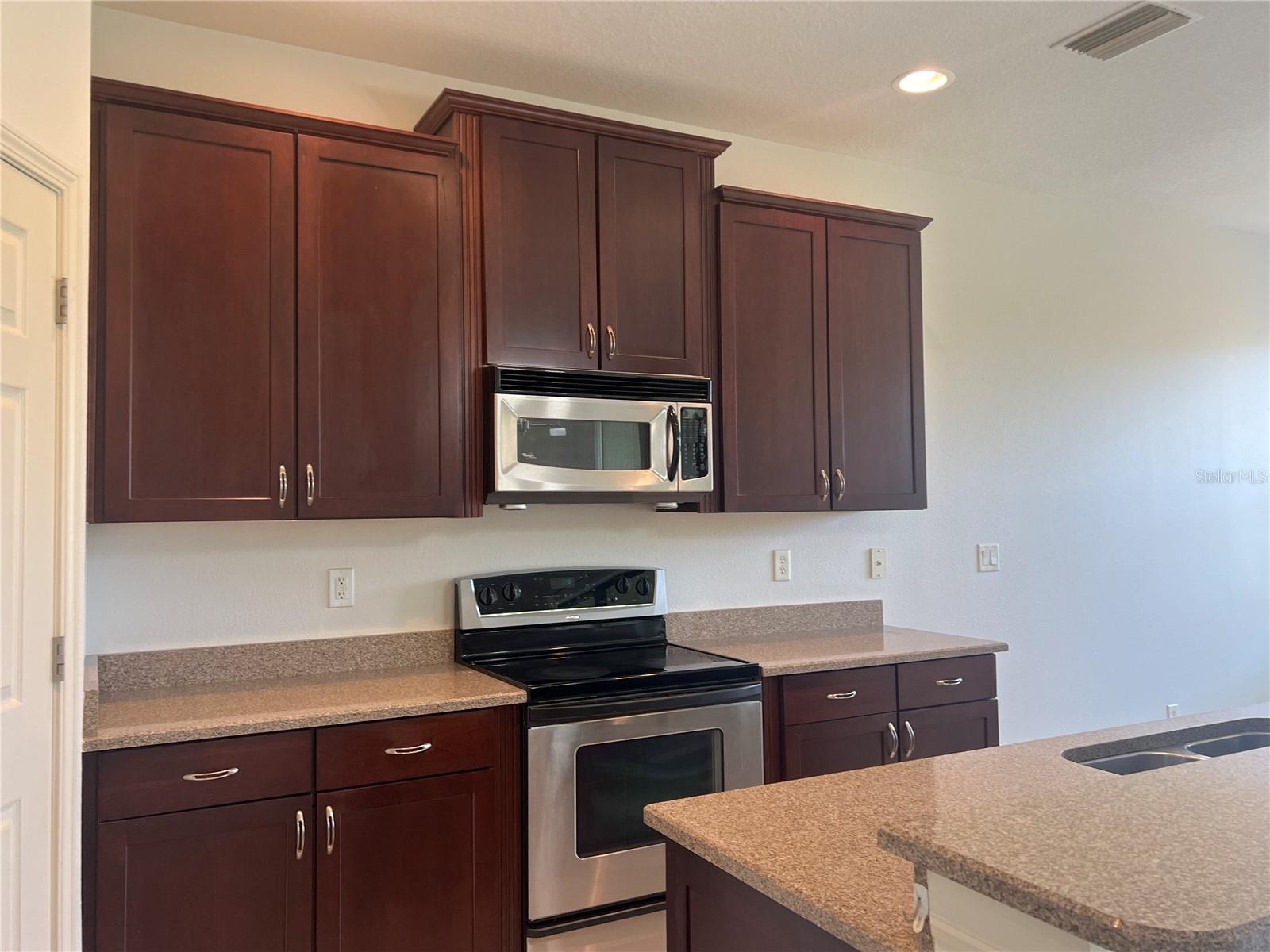 1498 MASENO DR — photo 6