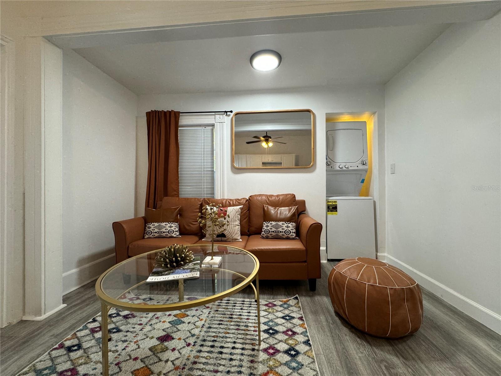 609 W AZEELE ST #1 — photo 9