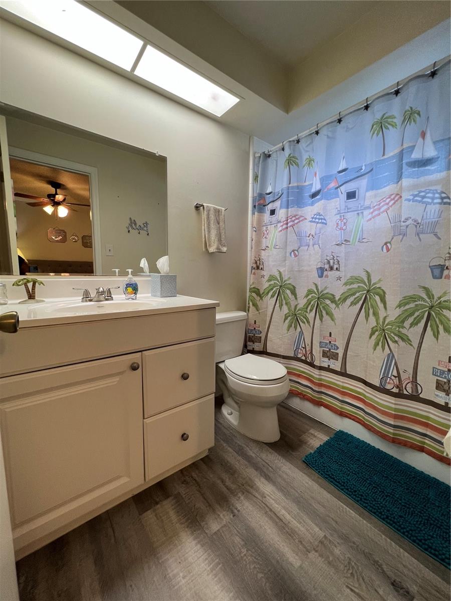 1406 N SATURN AVE — photo 17