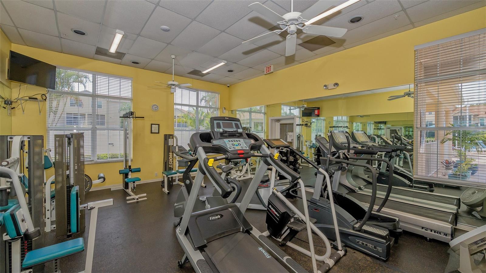 4275 CASTLEBRIDGE LN #1323 — photo 38