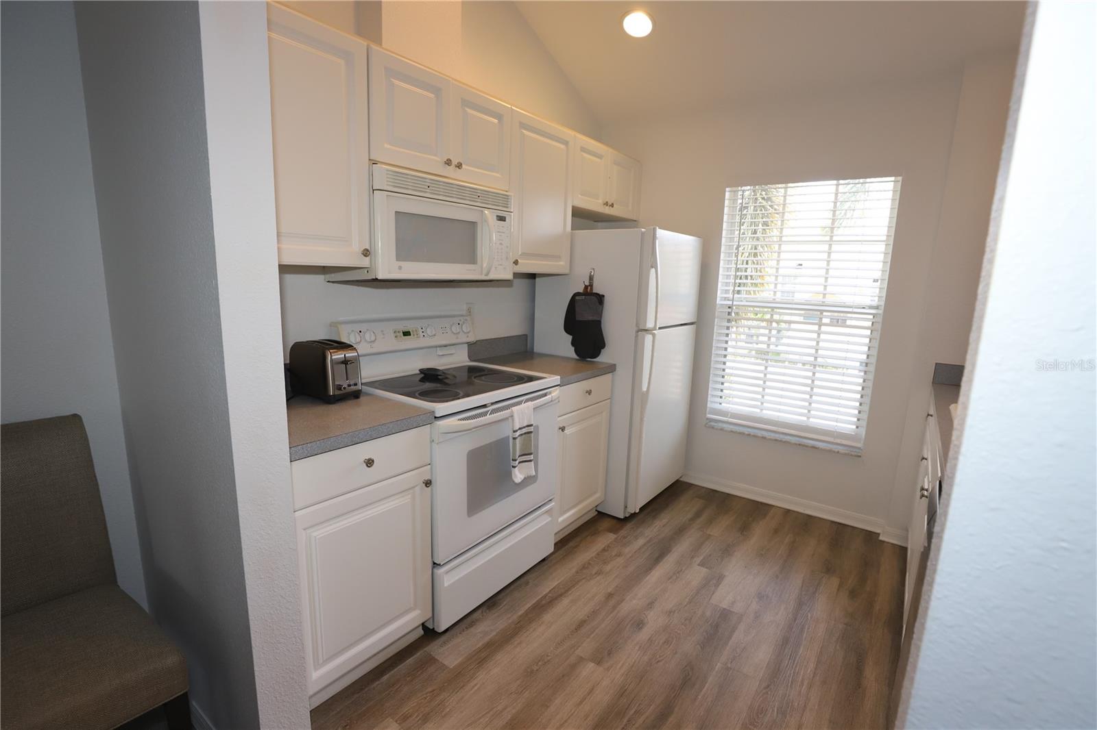 4275 CASTLEBRIDGE LN #1323 — photo 8