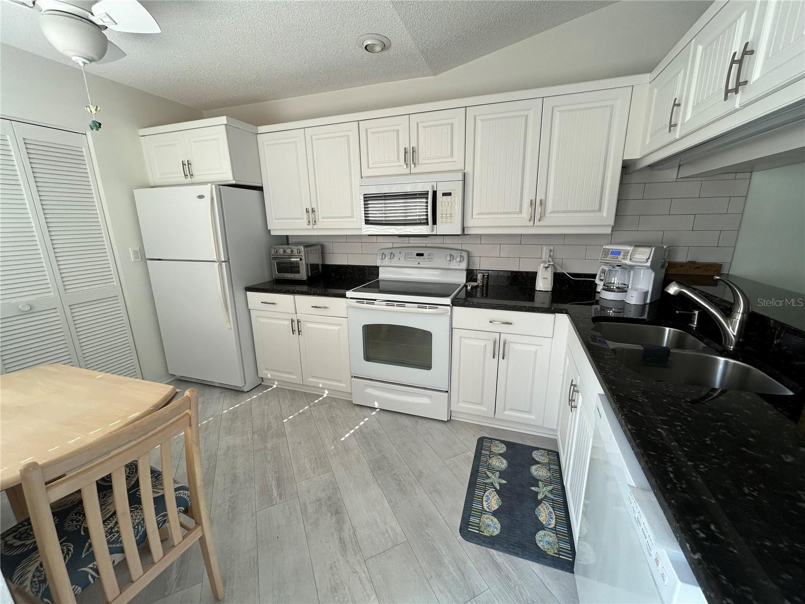 1318 PERICO POINT CIR — photo 2
