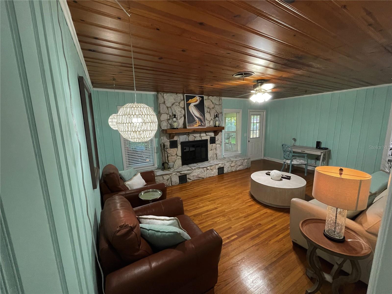 1963 RIPON DR — photo 10