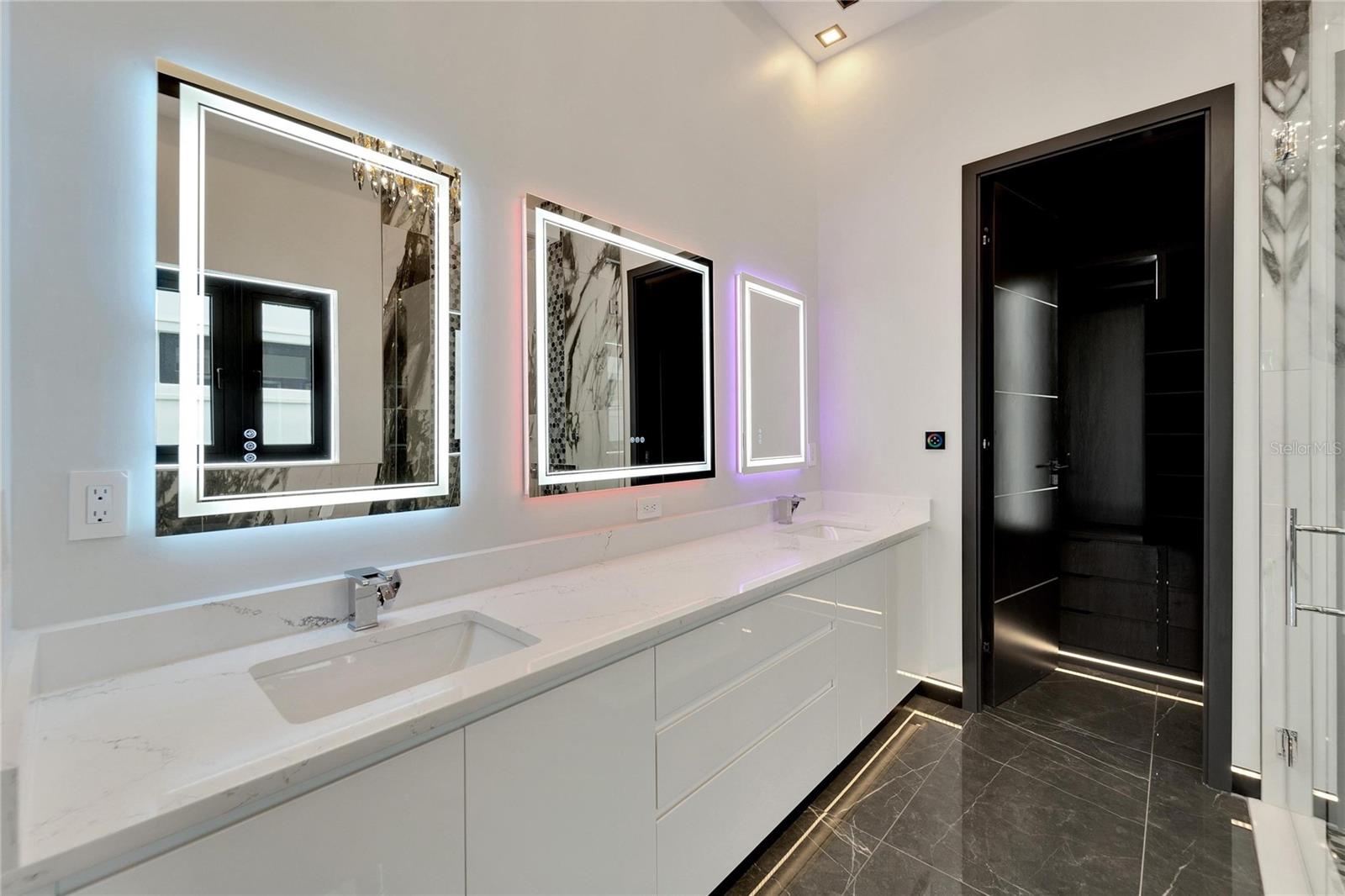 6540 SIMONE SHORES CIR — photo 37