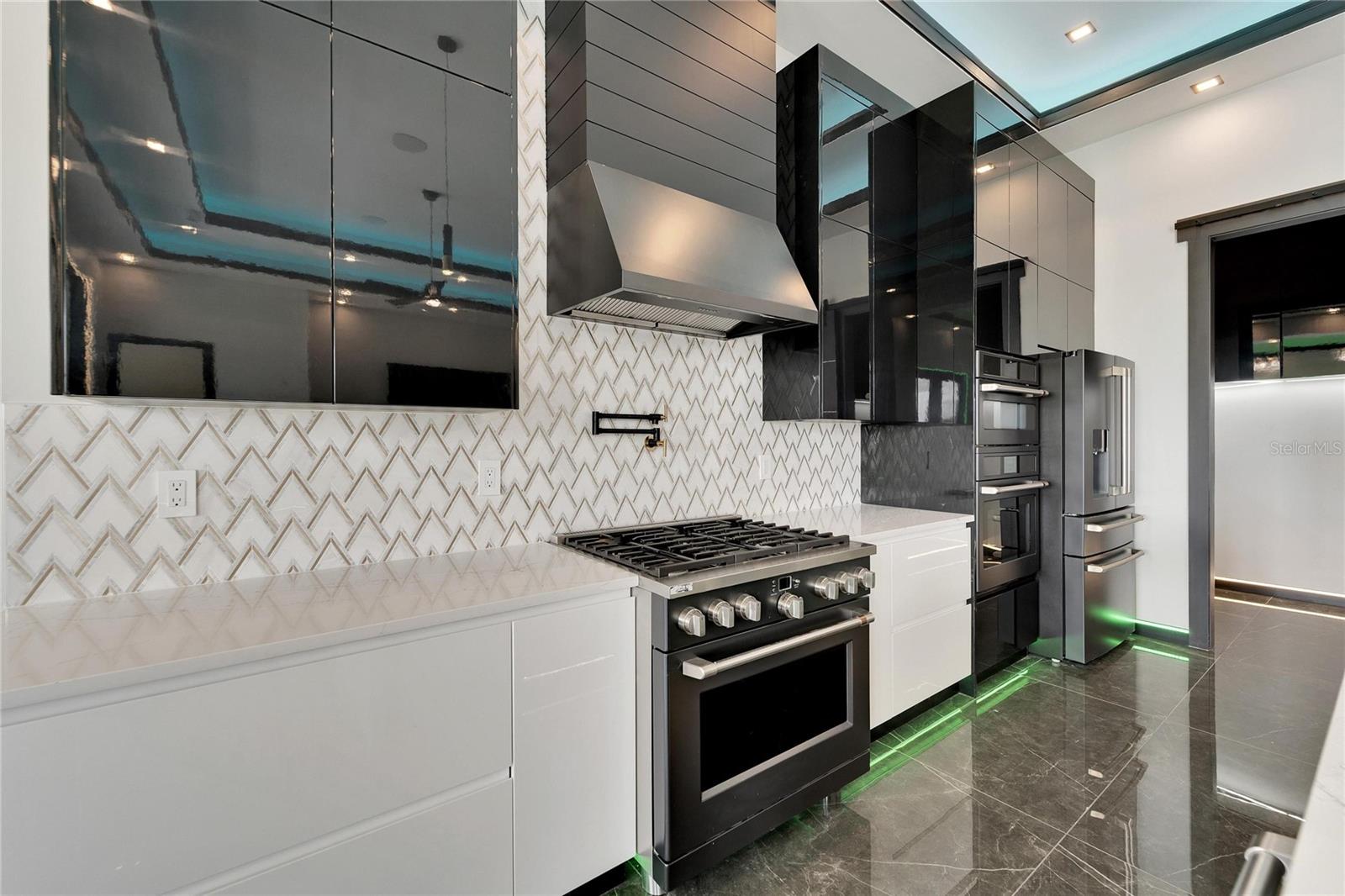 6540 SIMONE SHORES CIR — photo 19