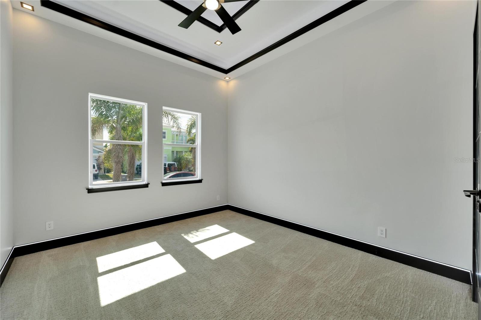6542 SIMONE SHORES CIR — photo 37