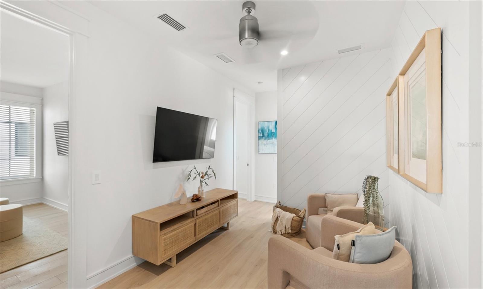 404 NORTH SHORE DR — photo 17