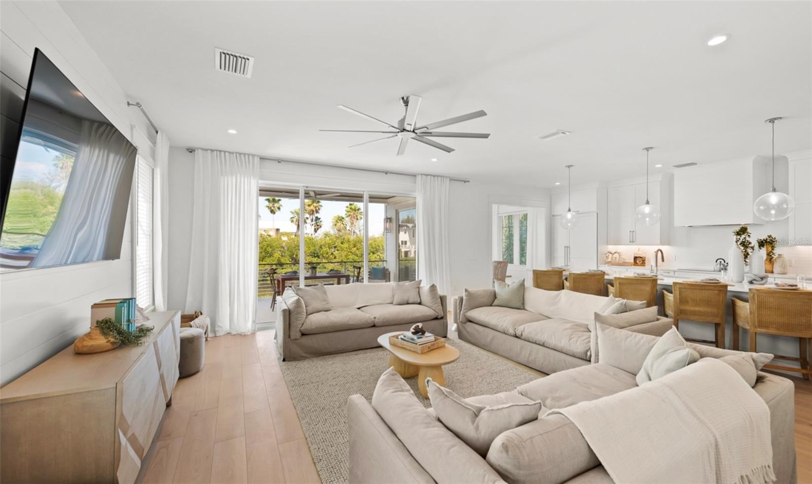 404 NORTH SHORE DR — photo 8