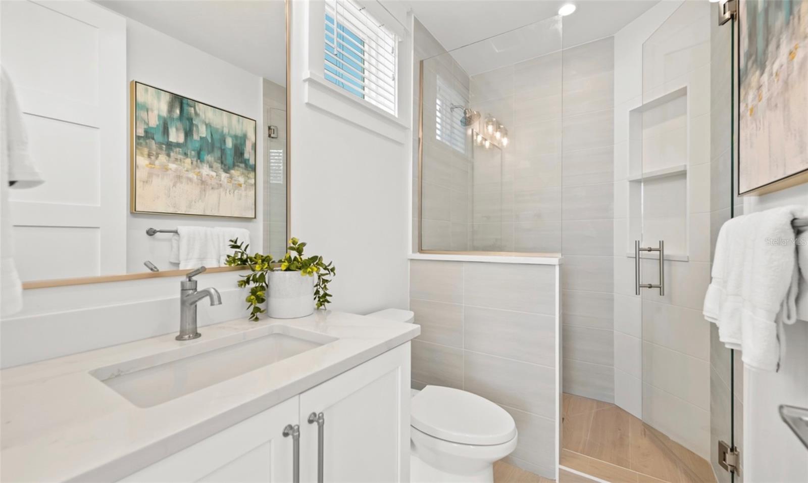 404 NORTH SHORE DR — photo 23
