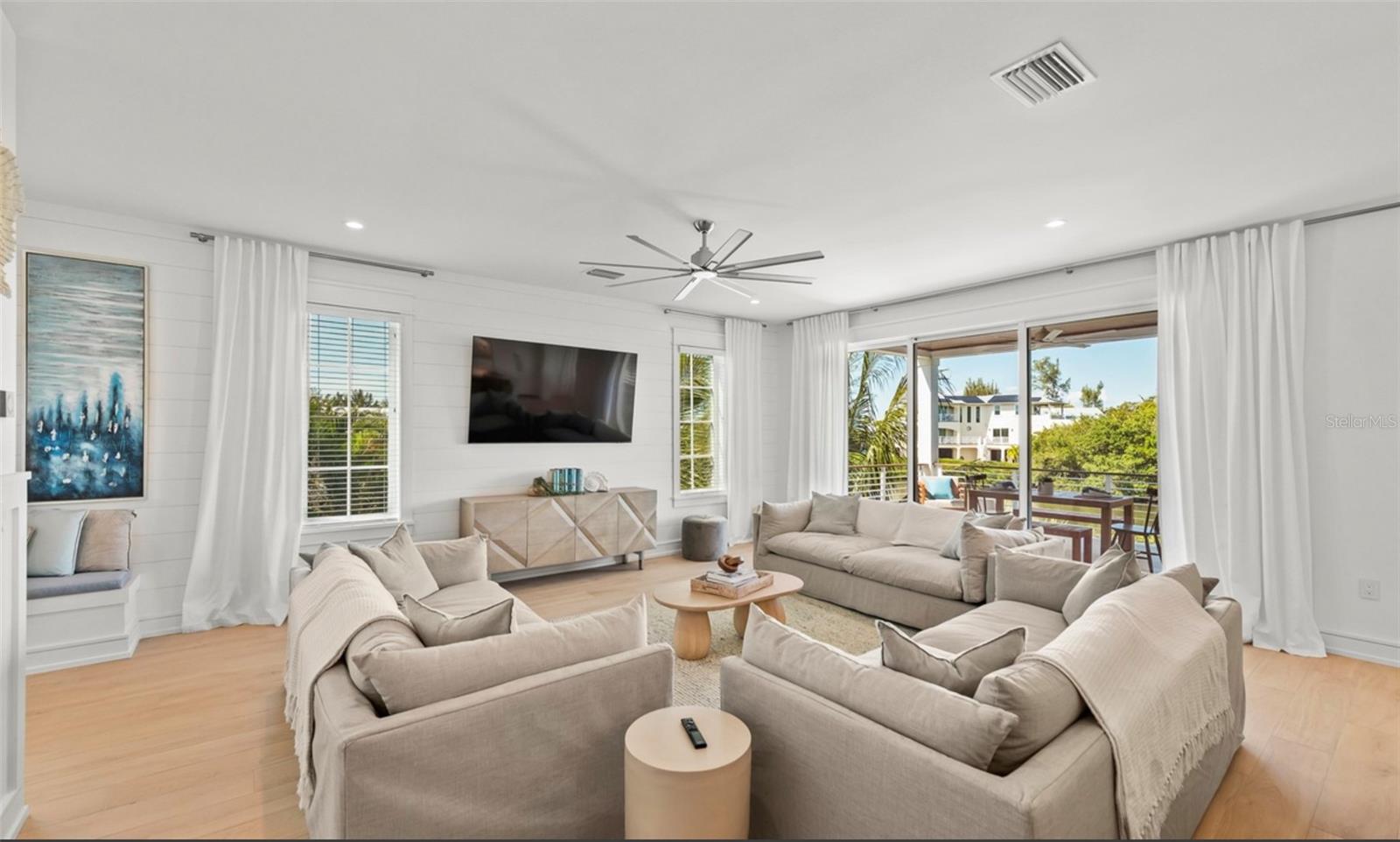 404 NORTH SHORE DR — photo 9