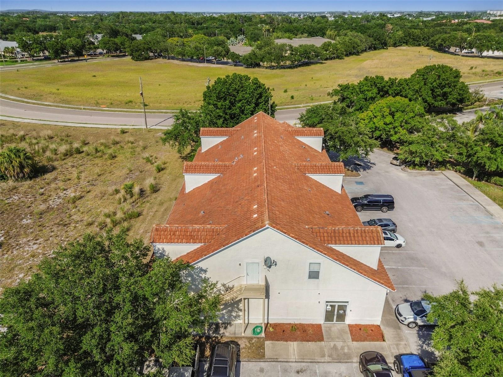 772 CORTARO DR — photo 80