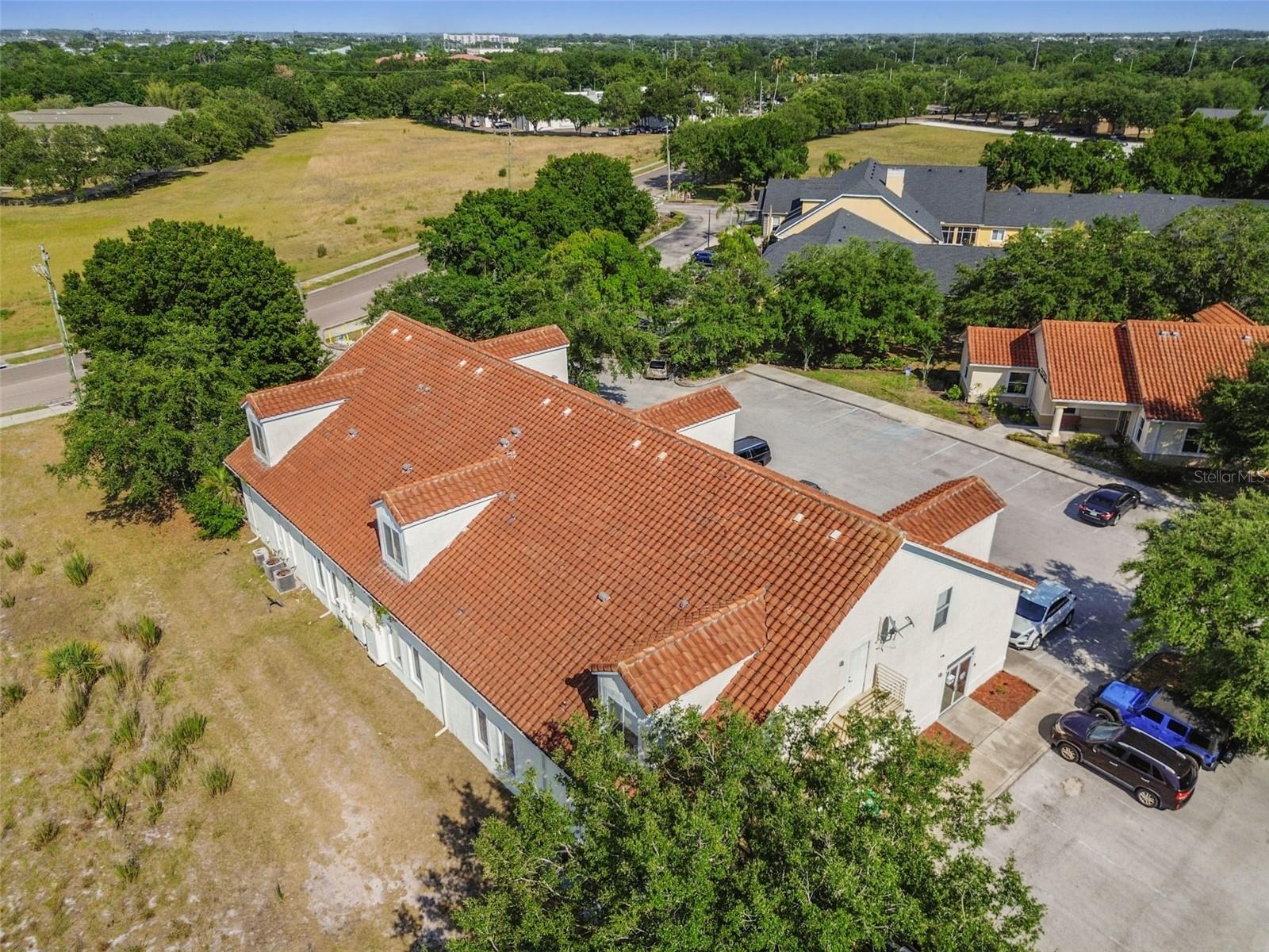 772 CORTARO DR — photo 79