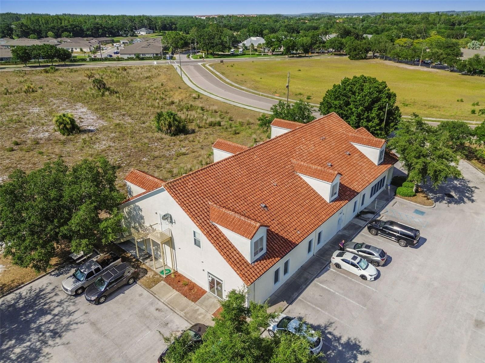 772 CORTARO DR — photo 81