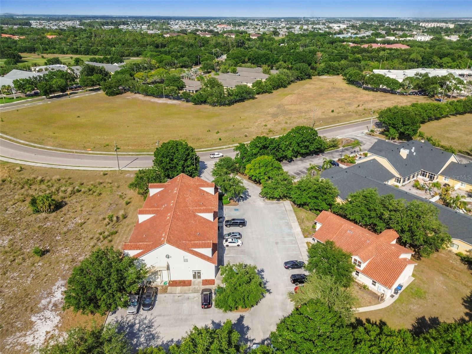 772 CORTARO DR — photo 86