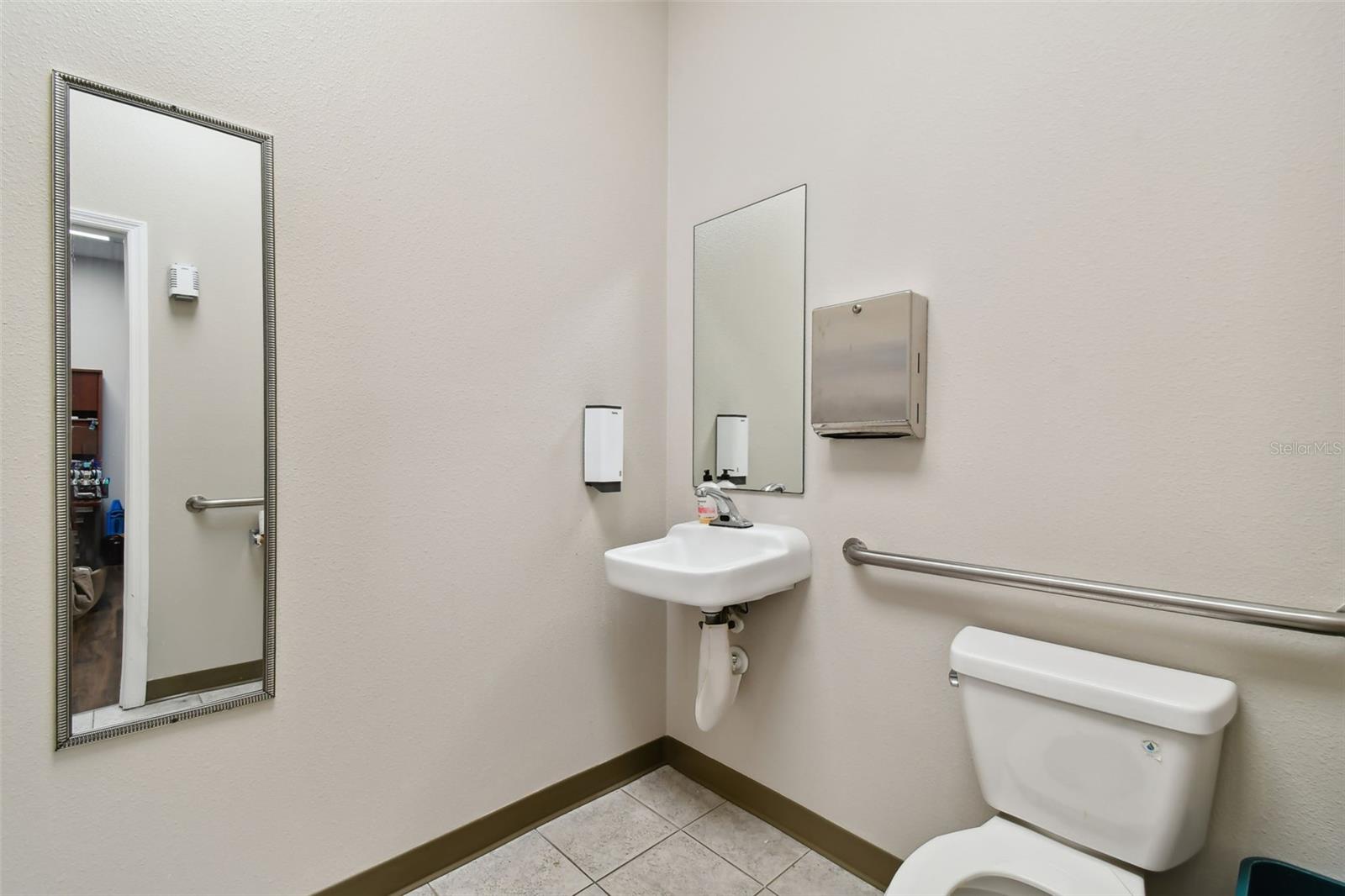 772 CORTARO DR — photo 29