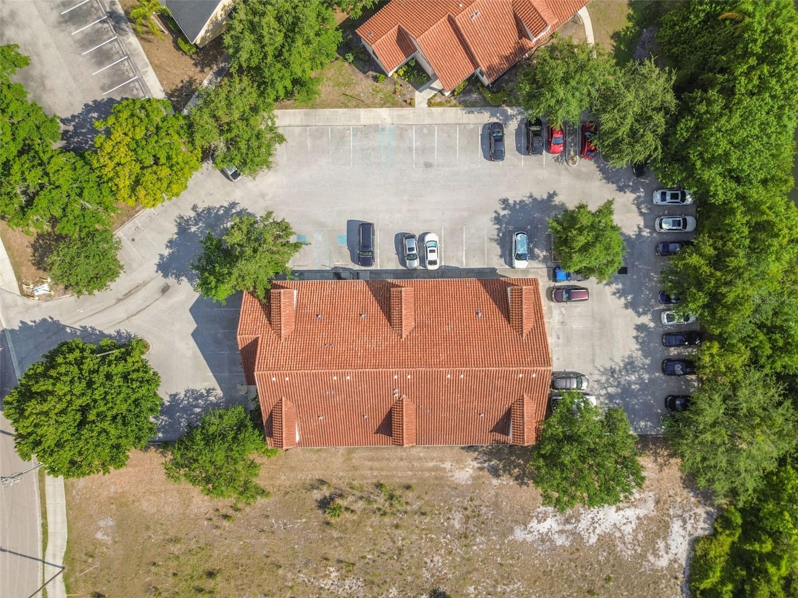 772 CORTARO DR — photo 85