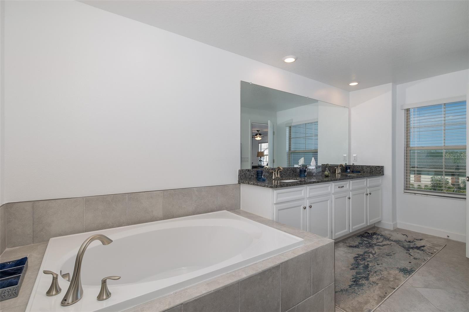 3072 HOVER HALL LN — photo 34