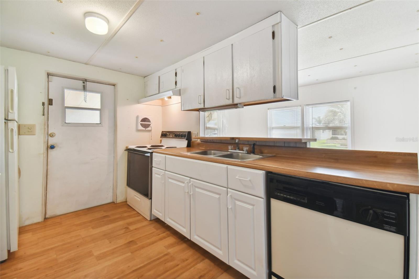 5353 COMANCHE ST — photo 9