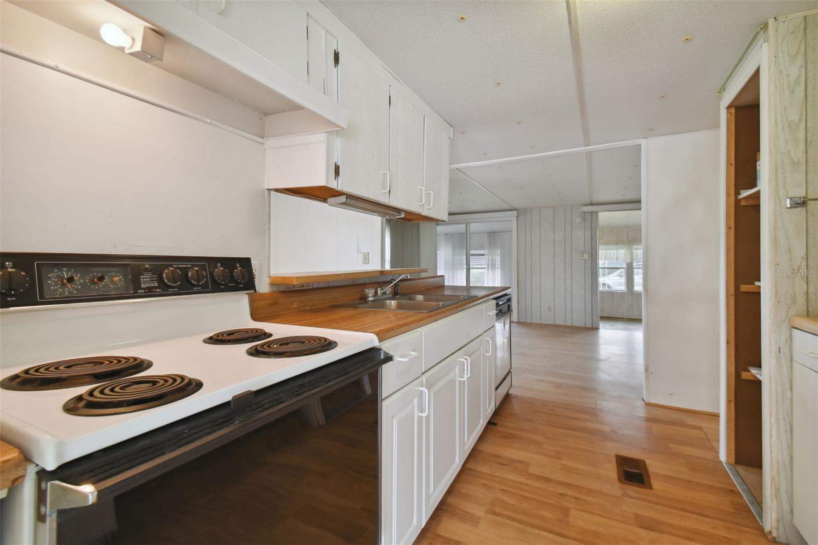 5353 COMANCHE ST — photo 42
