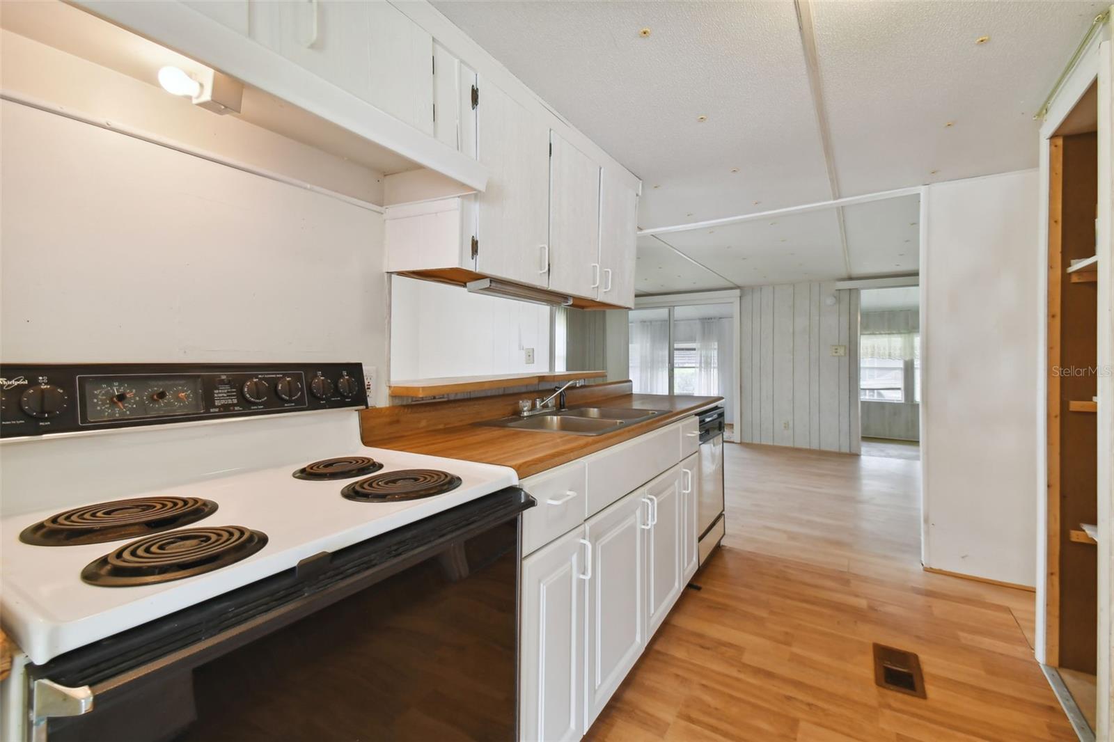 5353 COMANCHE ST — photo 6