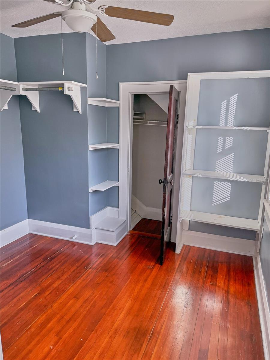 510 TIGHE AVE — photo 30