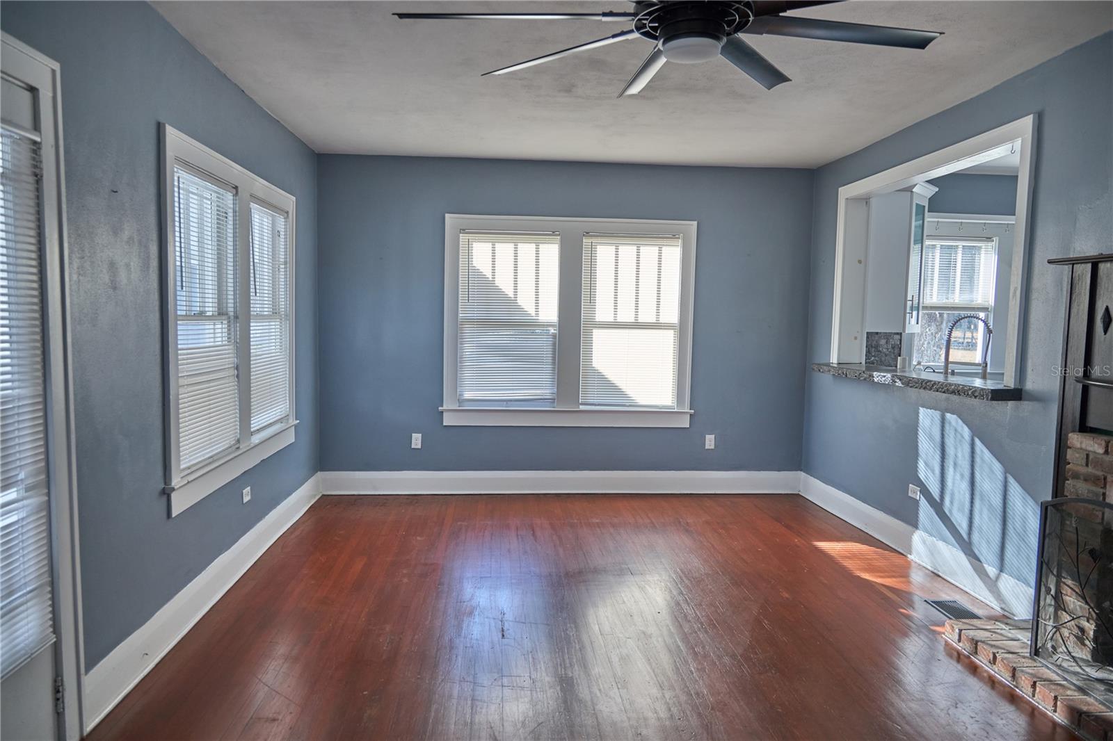 510 TIGHE AVE — photo 10