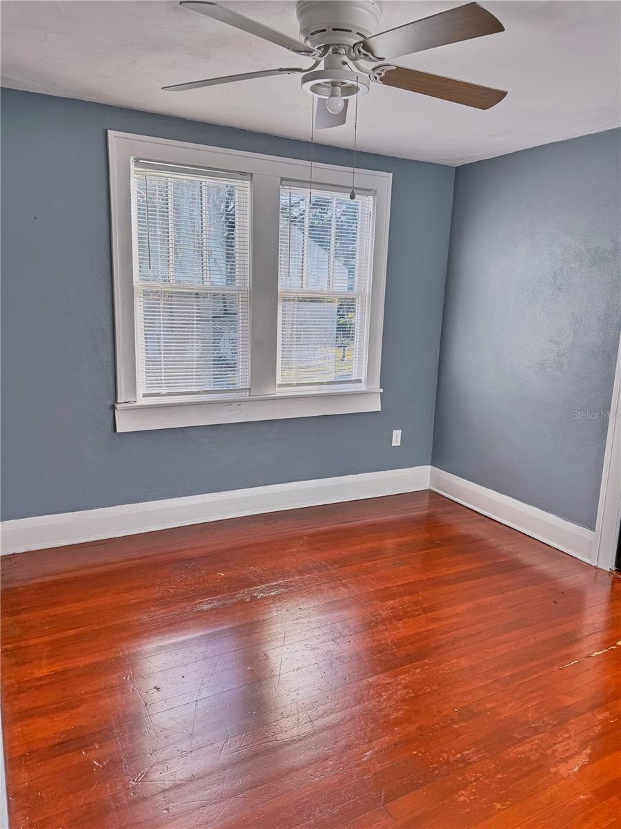 510 TIGHE AVE — photo 28