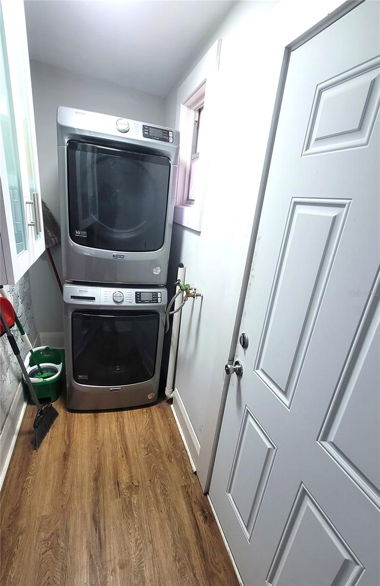 510 TIGHE AVE — photo 32