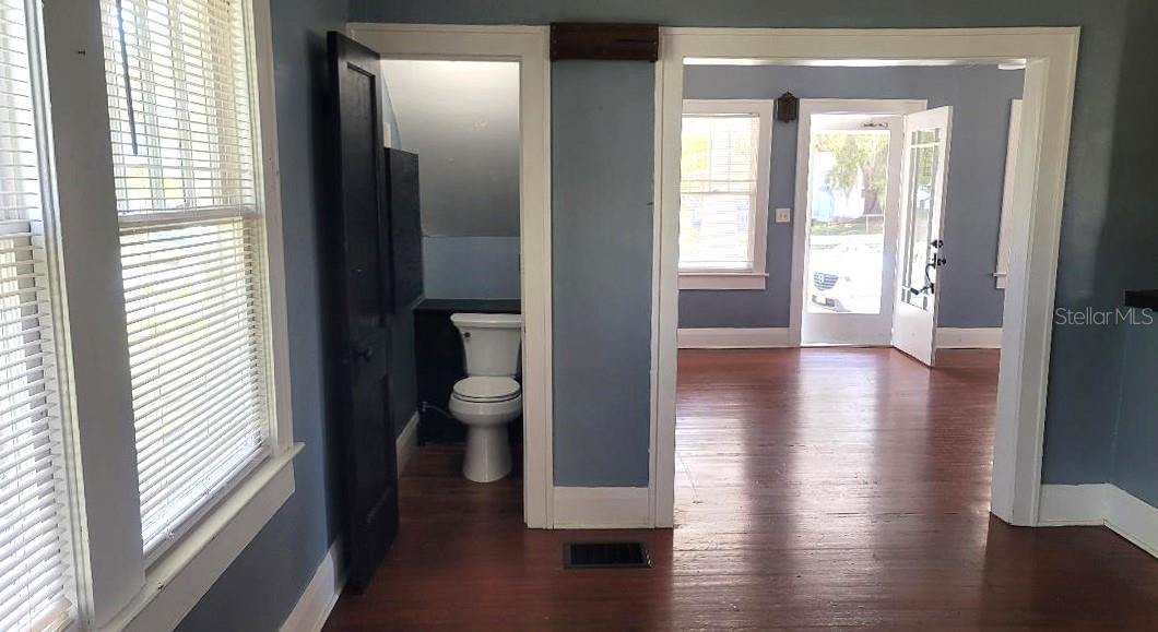 510 TIGHE AVE — photo 20