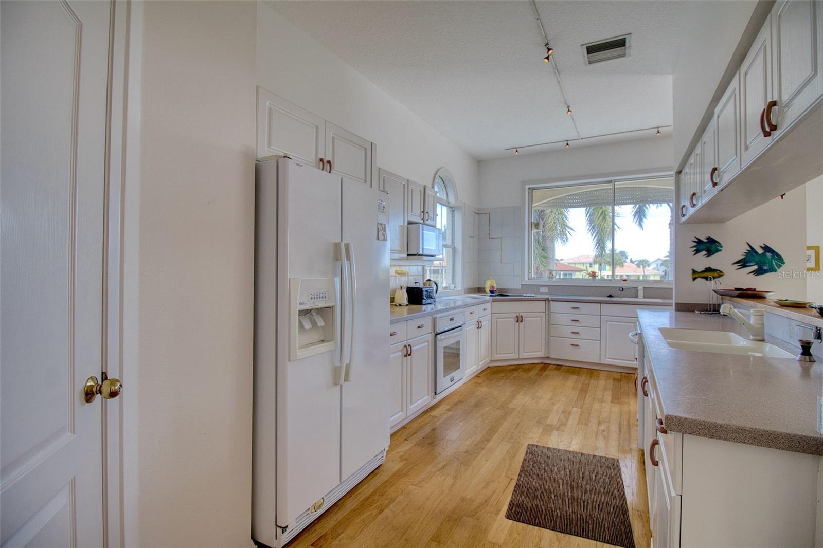 131 SANDS POINT DRIVE — photo 8