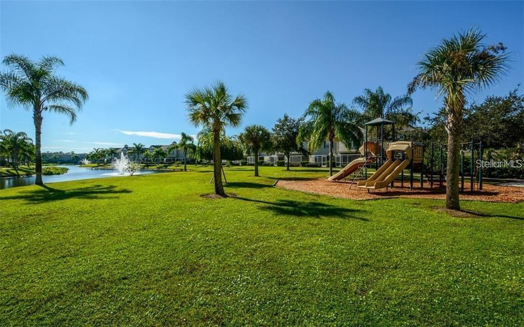 7685 PLANTATION CIR #B — photo 23