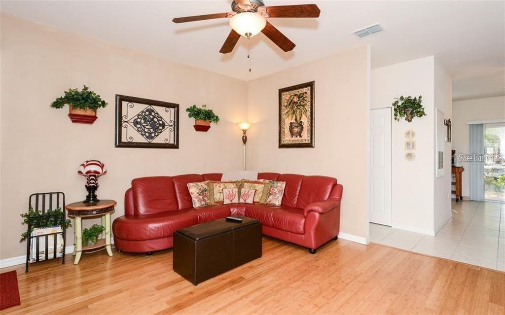 7685 PLANTATION CIR #B — photo 4