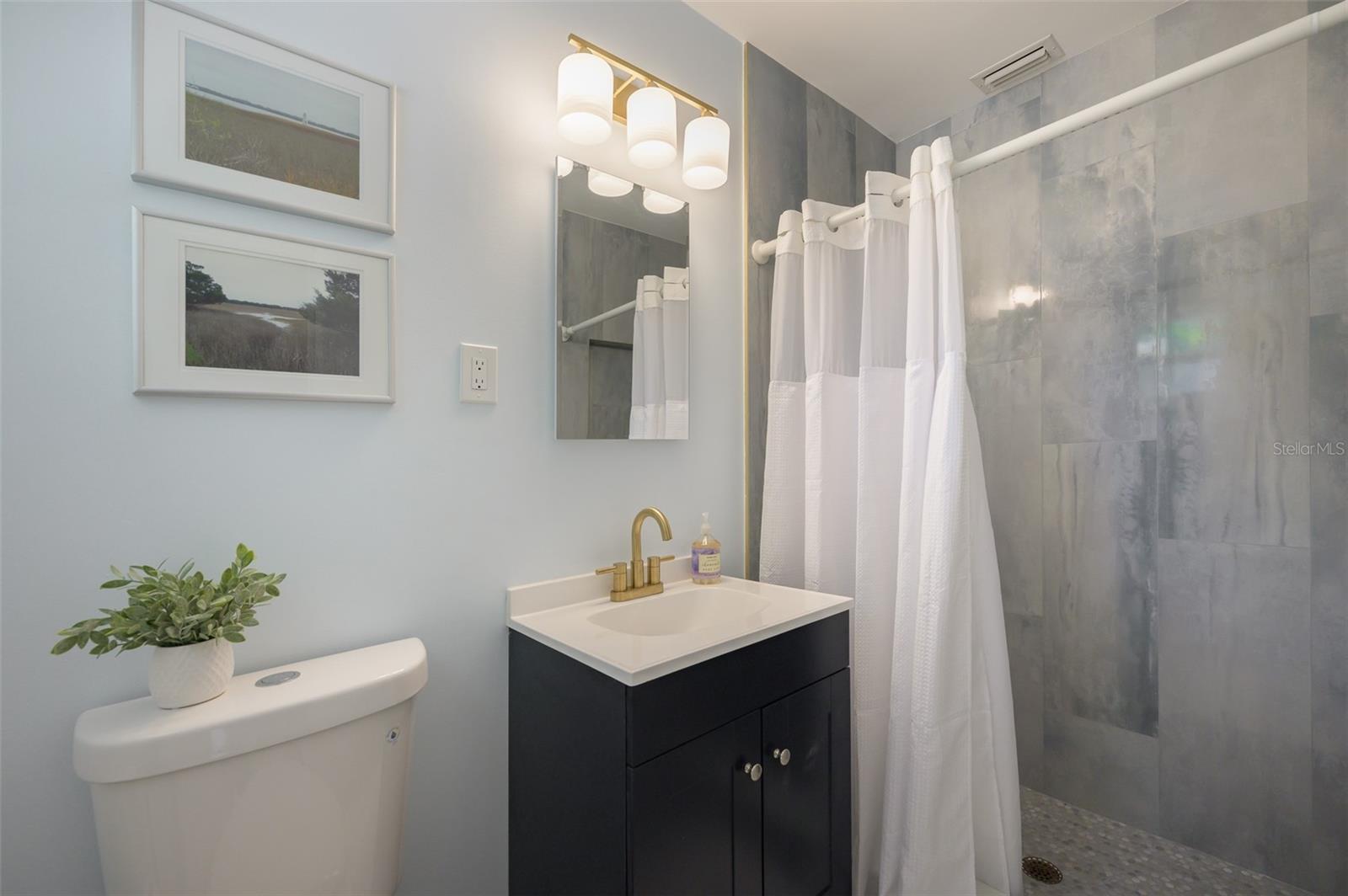3801 HELENE ST — photo 19