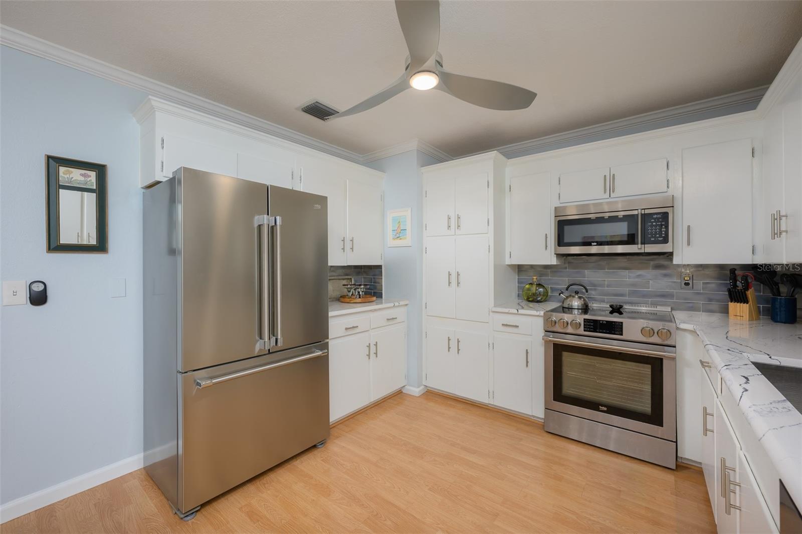 3801 HELENE ST — photo 13