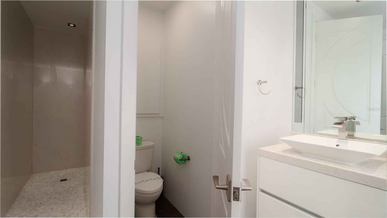 107 ELM AVE — photo 24