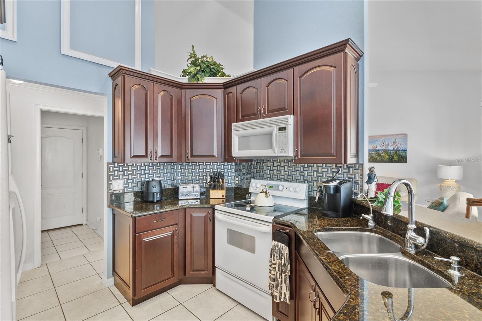 4812 KENVIL DR — photo 11