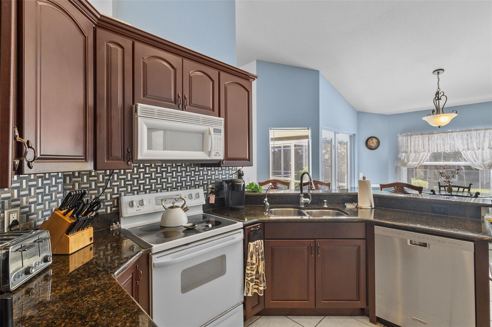 4812 KENVIL DR — photo 12