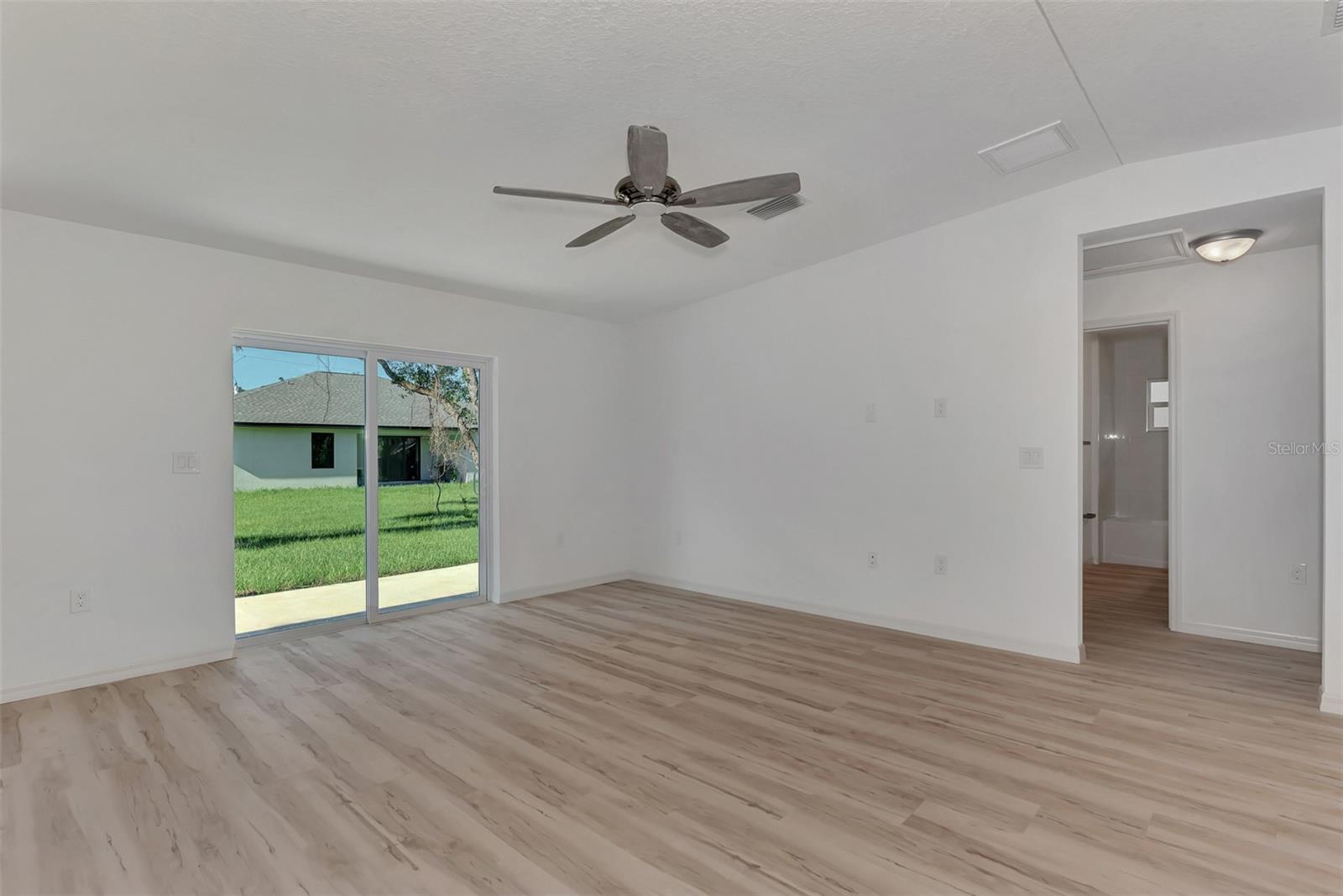 3847 E PRICE BLVD — photo 8