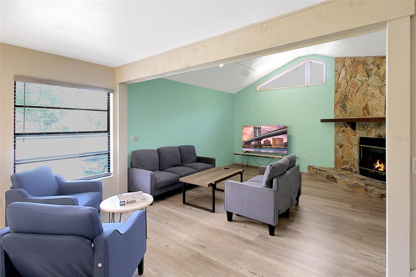 4003 BAYSIDE CT — photo 11