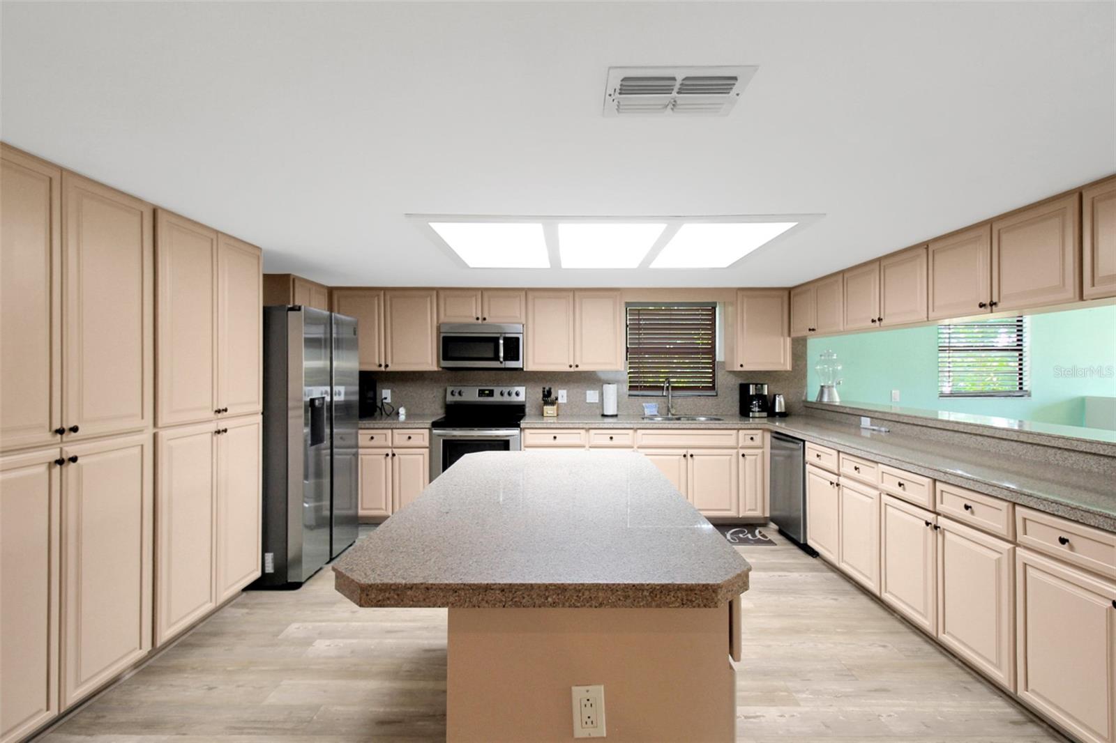 4003 BAYSIDE CT — photo 18