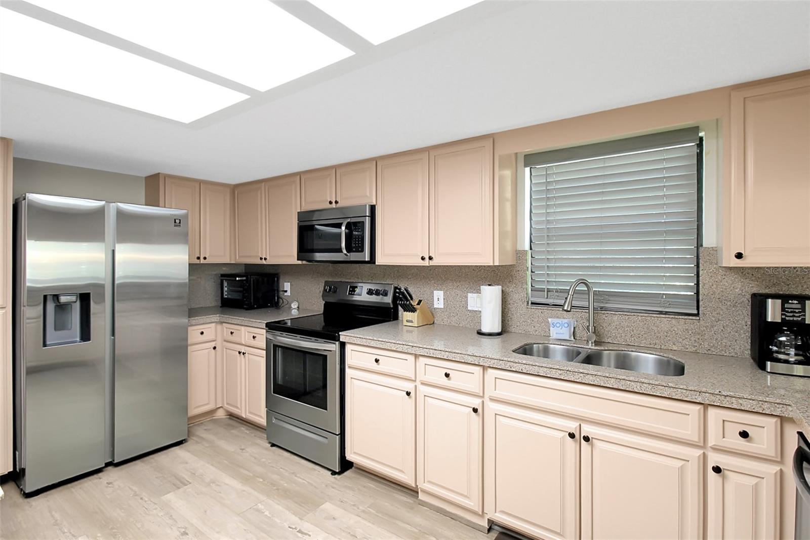 4003 BAYSIDE CT — photo 20