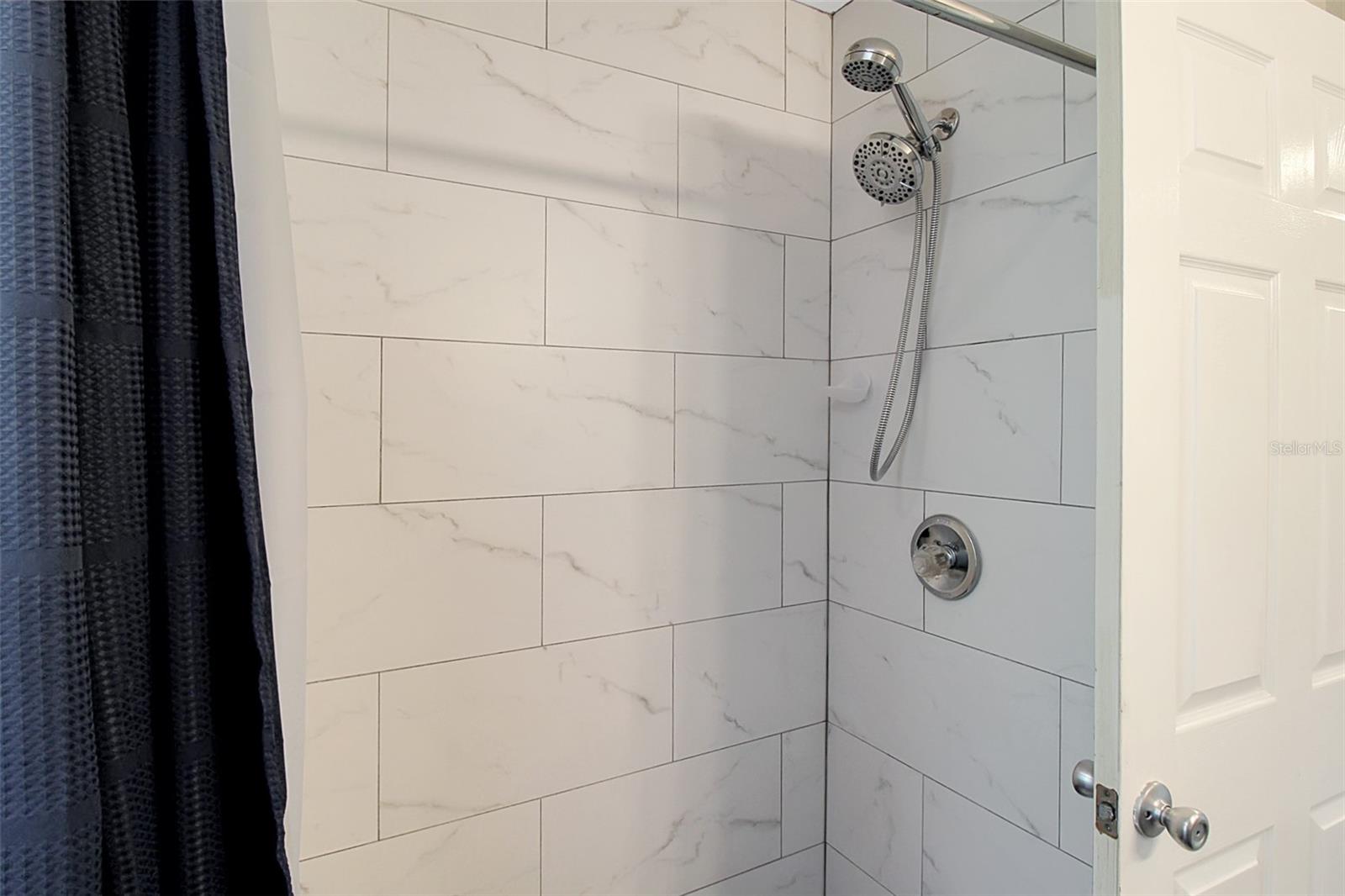 4003 BAYSIDE CT — photo 24