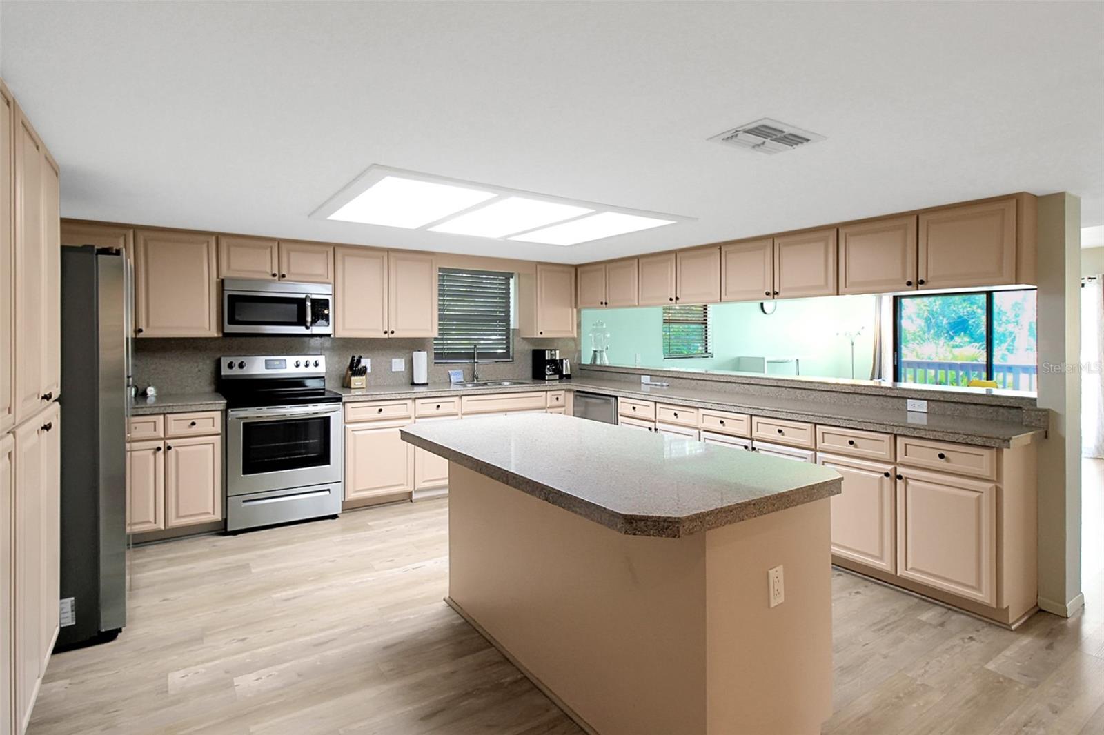 4003 BAYSIDE CT — photo 19