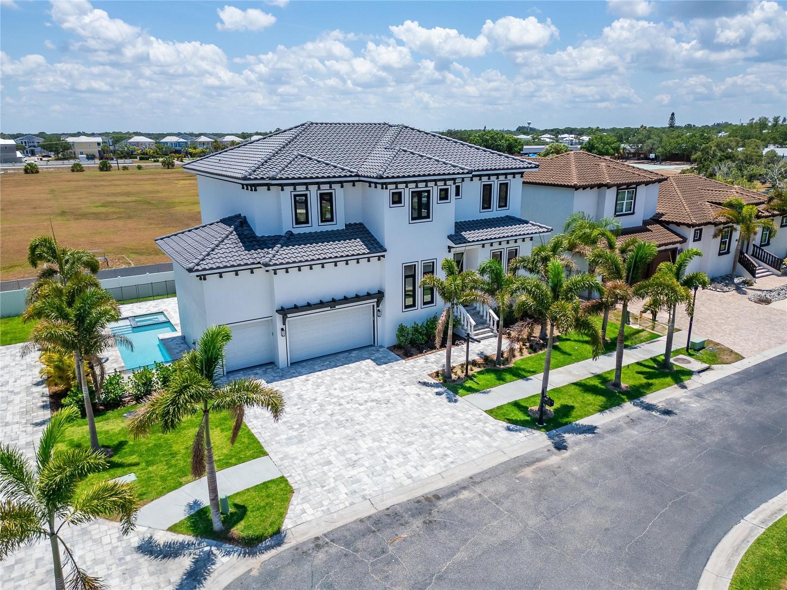 517 TREVISO DR — photo 9